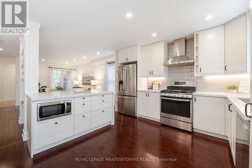 7210 Waldorf Way, Mississauga, ON - Indoor Photo Showing Kitchen With Stainless Steel Kitchen With Upgraded Kitchen