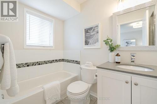 7210 Waldorf Way, Mississauga, ON - Indoor Photo Showing Bathroom