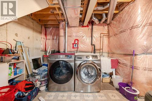 7210 Waldorf Way, Mississauga, ON - Indoor Photo Showing Laundry Room