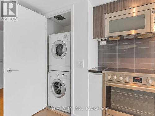 1103 - 75 Queens Wharf Road, Toronto (Waterfront Communities), ON - Indoor Photo Showing Laundry Room