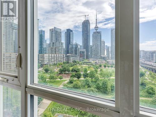 1103 - 75 Queens Wharf Road, Toronto (Waterfront Communities), ON - Indoor Photo Showing Other Room