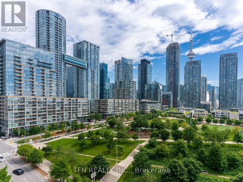 1103 - 75 Queens Wharf Road, Toronto (Waterfront Communities), ON - Outdoor