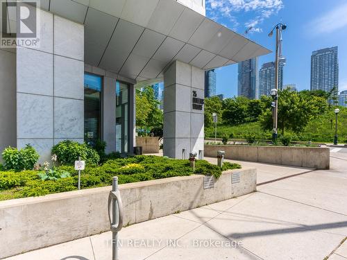 1103 - 75 Queens Wharf Road, Toronto (Waterfront Communities), ON - Outdoor