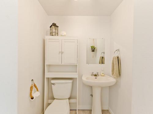 Powder room - 8148 Ch. De St-Élie, Sherbrooke (Brompton/Rock Forest/Saint-Élie/Deauville), QC - Indoor Photo Showing Bathroom
