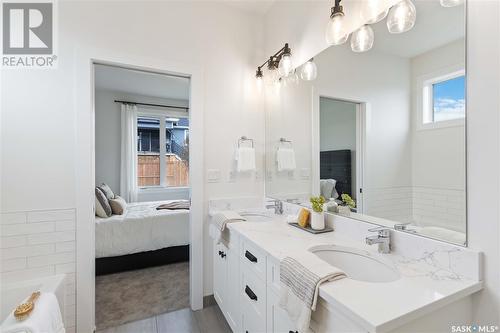 11 105 Hathway Crescent, Saskatoon, SK - Indoor Photo Showing Bathroom