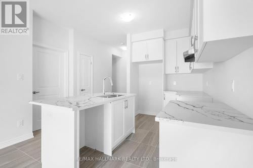 77 Muzzo Drive, Brampton, ON - Indoor Photo Showing Kitchen