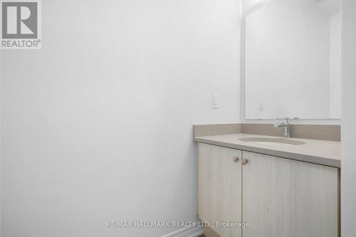 77 Muzzo Drive, Brampton, ON - Indoor Photo Showing Bathroom