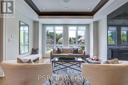 571 Broadway Avenue, Toronto (Leaside), ON - Indoor Photo Showing Living Room