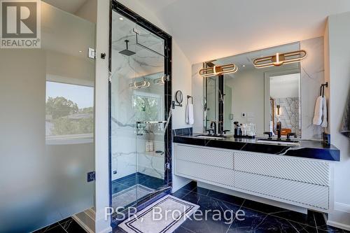 571 Broadway Avenue, Toronto (Leaside), ON - Indoor Photo Showing Bathroom