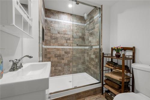 3050 Poplar Avenue, Ridgeway, ON - Indoor Photo Showing Bathroom