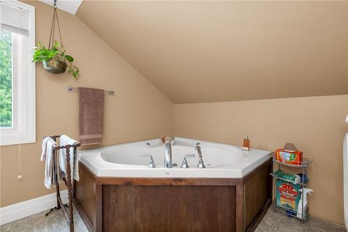 3050 Poplar Avenue, Ridgeway, ON - Indoor Photo Showing Bathroom