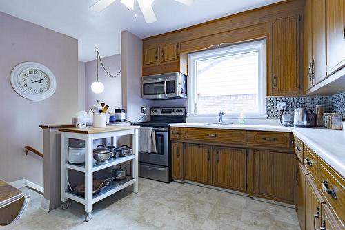 385 East 43Rd Street, Hamilton, ON - Indoor Photo Showing Kitchen