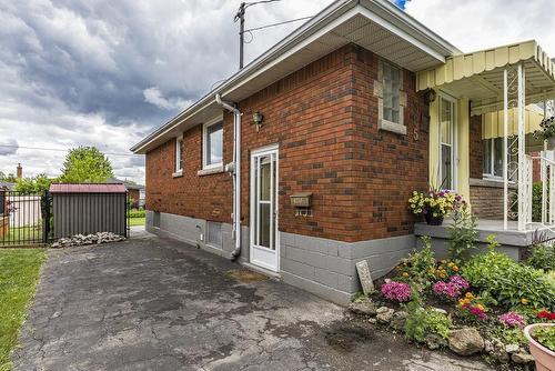 385 East 43Rd Street, Hamilton, ON - Outdoor With Exterior