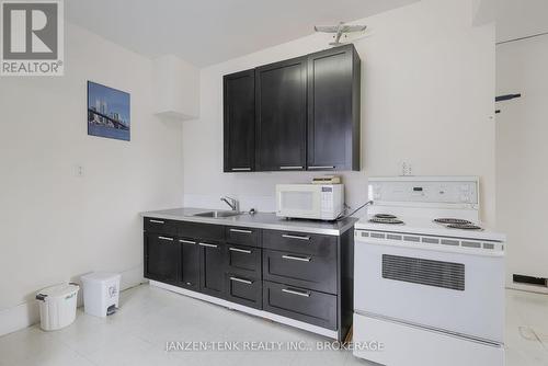 219 Talbot Street E, Aylmer, ON - Indoor Photo Showing Kitchen