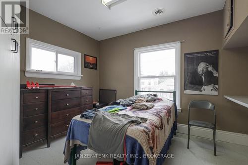 219 Talbot Street E, Aylmer, ON - Indoor Photo Showing Bedroom