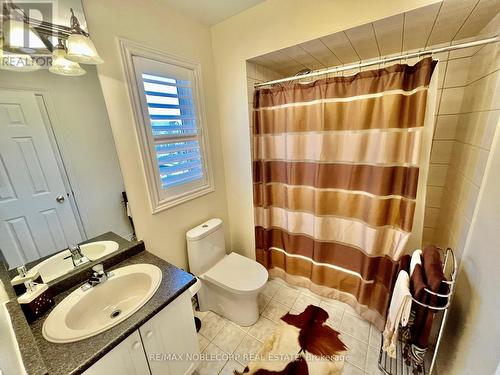 2139 Helmsley Avenue, Oakville (West Oak Trails), ON - Indoor Photo Showing Bathroom