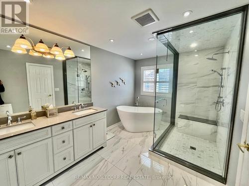 2139 Helmsley Avenue, Oakville (West Oak Trails), ON - Indoor Photo Showing Bathroom