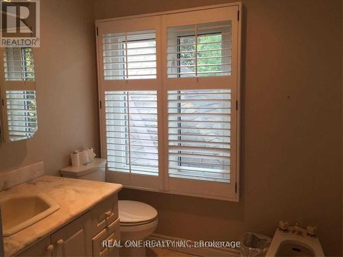 3501 Kingbird Court, Mississauga, ON - Indoor Photo Showing Bathroom