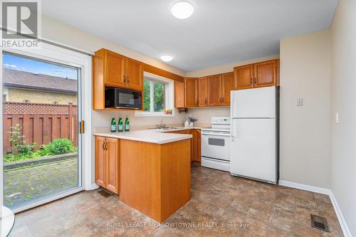 4 Fairfield Avenue, Brampton, ON - Indoor Photo Showing Kitchen