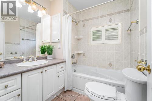 4 Fairfield Avenue, Brampton, ON - Indoor Photo Showing Bathroom