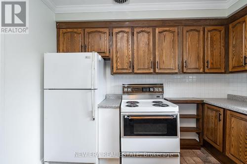 1553 Wembury Road, Mississauga (Lorne Park), ON - Indoor Photo Showing Kitchen