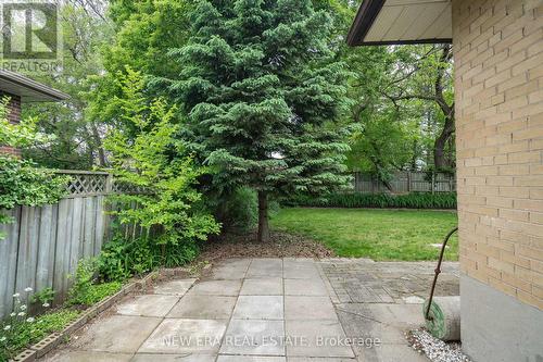 1553 Wembury Road, Mississauga (Lorne Park), ON - Outdoor