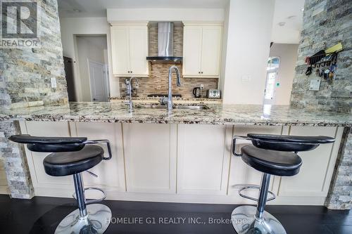 13 Masken Circle, Brampton, ON - Indoor Photo Showing Kitchen With Upgraded Kitchen