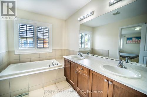 13 Masken Circle, Brampton, ON - Indoor Photo Showing Bathroom