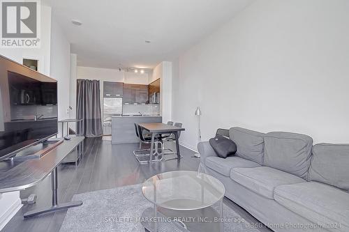 111 - 55 Eglinton Avenue W, Mississauga (Hurontario), ON - Indoor Photo Showing Living Room