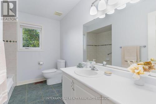 12 Giotto Crescent, Vaughan (Maple), ON - Indoor Photo Showing Bathroom