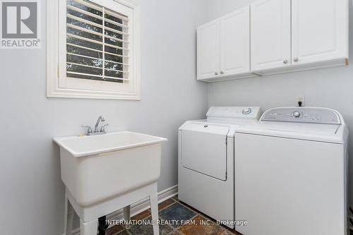 12 Giotto Crescent, Vaughan, ON - Indoor Photo Showing Laundry Room