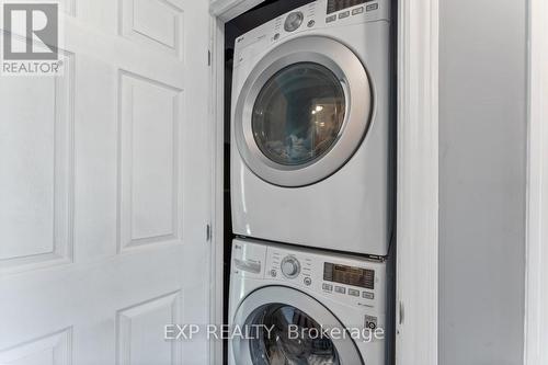 1059 Park Place, Innisfil, ON - Indoor Photo Showing Laundry Room
