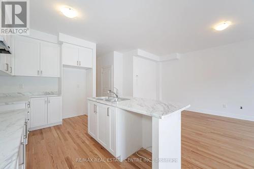 44 Autumn Drive, Wasaga Beach, ON - Indoor Photo Showing Kitchen