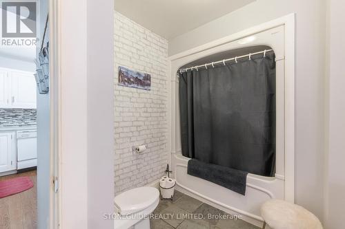 1567 Hwy 7A, Kawartha Lakes, ON - Indoor Photo Showing Bathroom