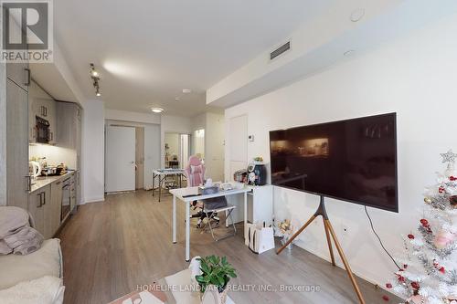 810 - 77 Mutual Street, Toronto (Church-Yonge Corridor), ON - Indoor Photo Showing Living Room