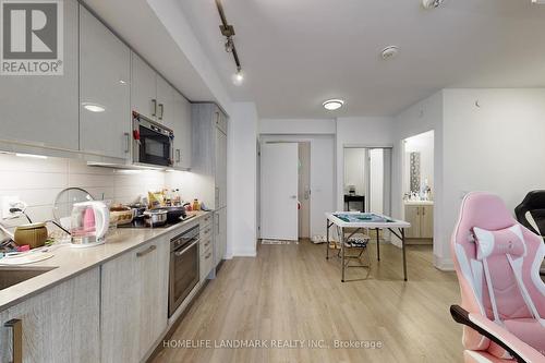 810 - 77 Mutual Street, Toronto (Church-Yonge Corridor), ON - Indoor Photo Showing Kitchen With Upgraded Kitchen