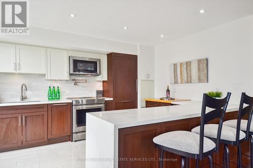 832 - 8 Telegram Mews E, Toronto (Waterfront Communities), ON - Indoor Photo Showing Kitchen