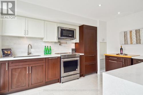 832 - 8 Telegram Mews E, Toronto (Waterfront Communities), ON - Indoor Photo Showing Kitchen