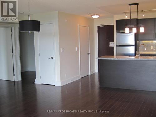 709 - 676 Sheppard Avenue E, Toronto (Bayview Village), ON - Indoor Photo Showing Kitchen With Double Sink