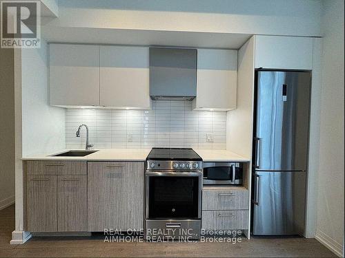 916 - 251 Jarvis Street, Toronto, ON - Indoor Photo Showing Kitchen With Upgraded Kitchen