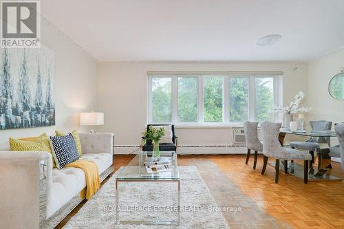 106 - 75 Scarborough Road, Toronto (The Beaches), ON - Indoor Photo Showing Living Room