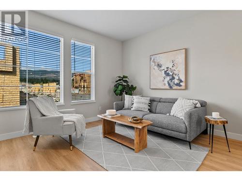 4025 Gellatly Road Unit# 125, West Kelowna, BC - Indoor Photo Showing Living Room