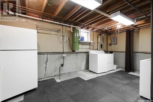850 Samuels Crescent N, Regina, SK - Indoor Photo Showing Laundry Room