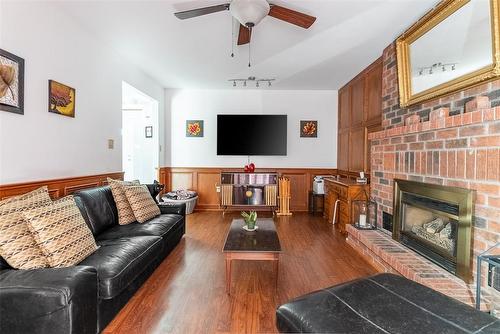 162 Delancey Boulevard, Hamilton, ON - Indoor Photo Showing Living Room With Fireplace