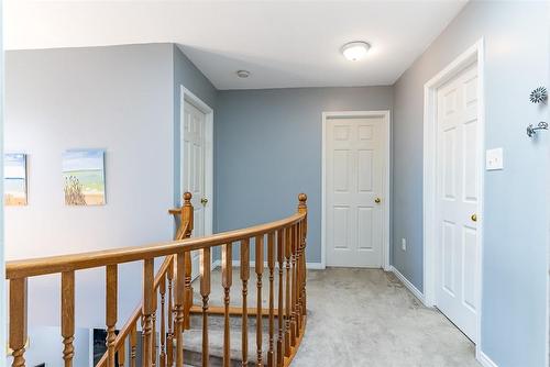 162 Delancey Boulevard, Hamilton, ON - Indoor Photo Showing Other Room
