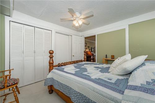 5024 Stamford Street, Niagara Falls, ON - Indoor Photo Showing Bedroom