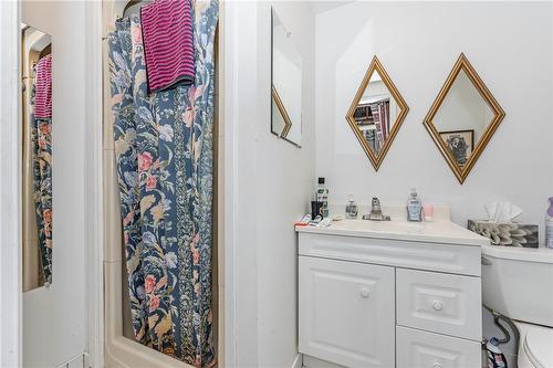 5024 Stamford Street, Niagara Falls, ON - Indoor Photo Showing Bathroom