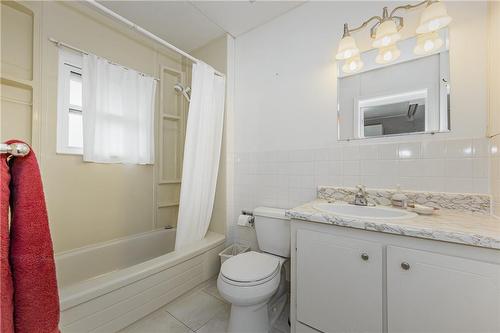 5024 Stamford Street, Niagara Falls, ON - Indoor Photo Showing Bathroom