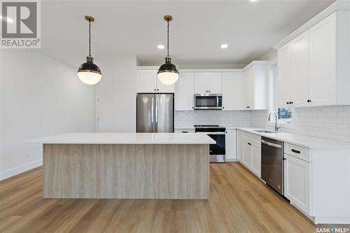 19 105 Hathway Crescent, Saskatoon, SK - Indoor Photo Showing Kitchen With Stainless Steel Kitchen With Upgraded Kitchen