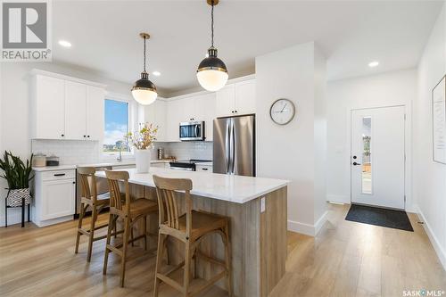 19 105 Hathway Crescent, Saskatoon, SK - Indoor Photo Showing Kitchen With Stainless Steel Kitchen With Upgraded Kitchen